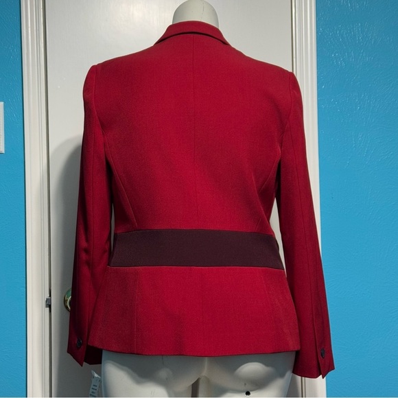 Anne Klein Red Blazer Notched Lapels Fitted Silhouette contrasting waist band 12 - Picture 8 of 16